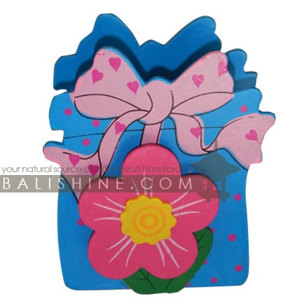 Balishine: Your natural source of indonesian handicraft presents in its Various collection the Pencil Holder:415PUA76711:This pencil holder is produced in Bali and made from MDF wood.  Full color