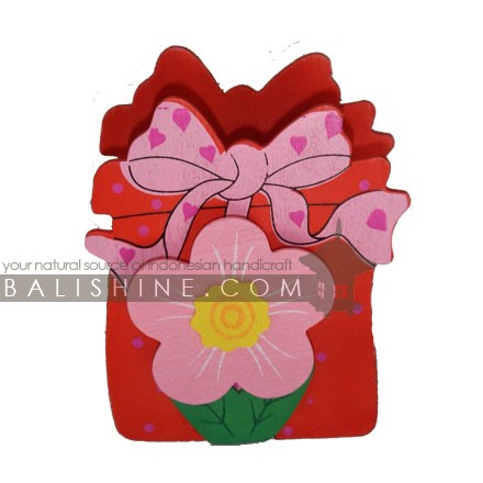 Balishine: Your natural source of indonesian handicraft presents in its Various collection the Pencil Holder:415PUA76712:This pencil holder is produced in Bali and made from MDF wood.  Full color