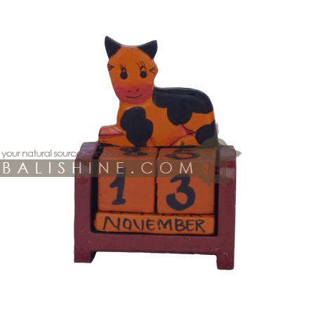 Balishine: Your natural source of indonesian handicraft presents in its Various collection the Perpetual Calendar:415AYA76853:This perpetual calendar is produced in Bali and made from albesia wood.  