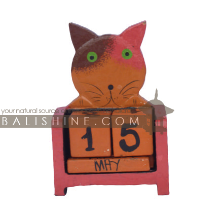 Balishine: Your natural source of indonesian handicraft presents in its Various collection the Perpetual Calendar:415AYA76854:This perpetual calendar is produced in Bali and made from albesia wood.  
