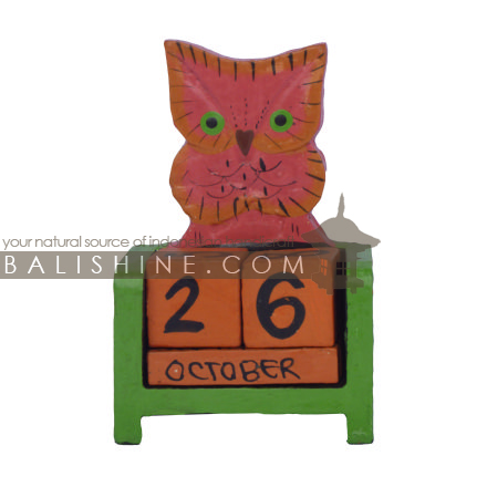 Balishine: Your natural source of indonesian handicraft presents in its Various collection the Perpetual Calendar:415AYA76855:This perpetual calendar is produced in Bali and made from albesia wood.  