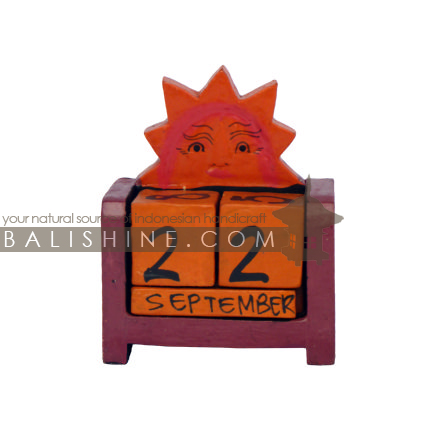 Balishine: Your natural source of indonesian handicraft presents in its Various collection the Perpetual Calendar:415AYA76856:This perpetual calendar is produced in Bali and made from albesia wood.  