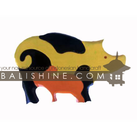 Balishine: Your natural source of indonesian handicraft presents in its Various collection the Puzzle:415BAL8631:This pig puzzle is produced in Bali made from albesia wood.  Full color
