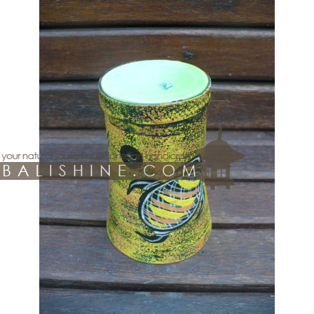 Balishine: Your natural source of indonesian handicraft presents in its Various collection the Klaxon:412SLM606055:This klaxon is produced in Indonesia and made from PVC.   Mix color