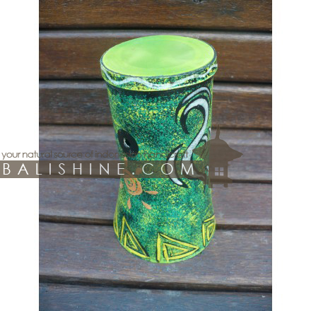 Balishine: Your natural source of indonesian handicraft presents in its Various collection the Klaxon:412SLM606056:This klaxon is produced in Indonesia and made from PVC.   Mix color