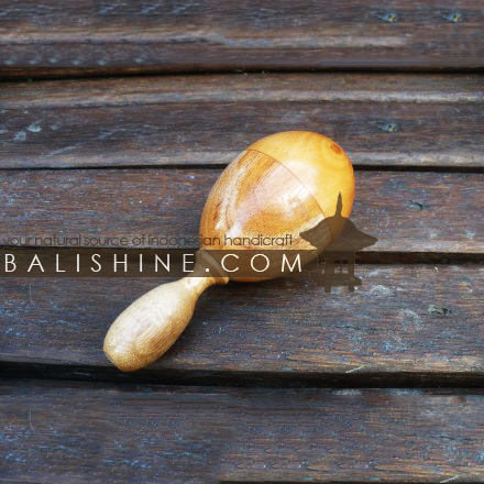 Balishine: Your natural source of indonesian handicraft presents in its Various collection the Maracas:412SLM606051:This maracas is produced in Bali made from sonokling wood.  Natural color
