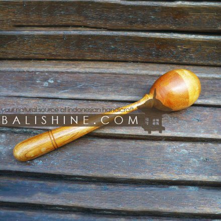 Balishine: Your natural source of indonesian handicraft presents in its Various collection the Maracas:412SLM606052:This maracas is produced in Bali made from sonokling wood.  Natural color