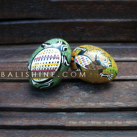 Balishine: Your natural source of indonesian handicraft presents in its Various collection the Maracas:412SLM606059:This egg maracas is produced in Bali made from sonokling wood.  Mix color