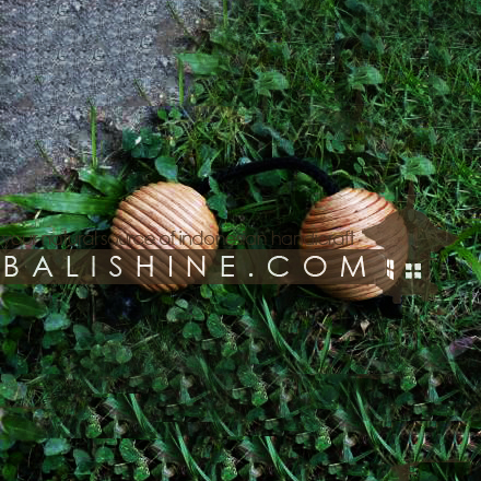 Balishine: Your natural source of indonesian handicraft presents in its Various collection the Natural Maracas:412CIK603529:This maracas ball is a handicraft of Bali made from rotan.  
