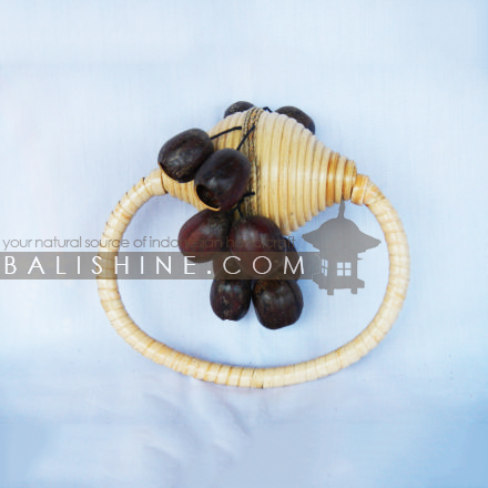 Balishine: Your natural source of indonesian handicraft presents in its Various collection the Natural Maracas:412CIK606734:This maracas is a handicraft of Bali made from rubber fruits and rottan.  