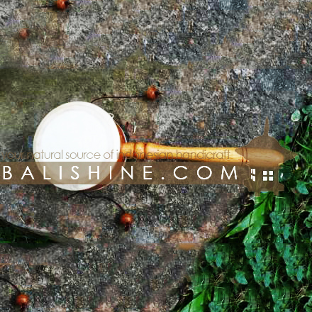 Balishine: Your natural source of indonesian handicraft presents in its Various collection the Tambourine:412CIK603533:This tambourine is a handicraft of Bali made from natural plywood with an natural skin of cow.  