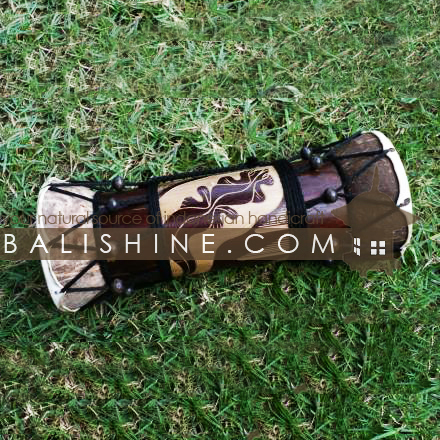 Balishine: Your natural source of indonesian handicraft presents in its Various collection the Tambourine:412CIK603554:This tambourine is a handicraft of Bali made from natural sonokling wood and coconut with an natural skin of cow.  