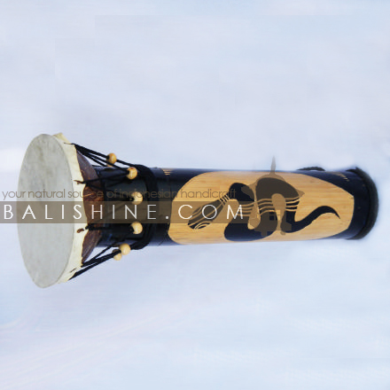 Balishine: Your natural source of indonesian handicraft presents in its Various collection the Tambourine:412CIK606736:This tambourine is a handicraft of Bali made from bamboo and coconut.  