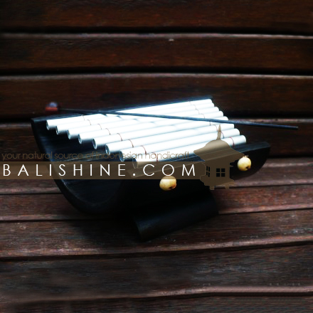 Balishine: Your natural source of indonesian handicraft presents in its Various collection the Xylophone:412SLM606057:This xylophone is produced in Indonesia and made from bambou and stainless.   Same as picture