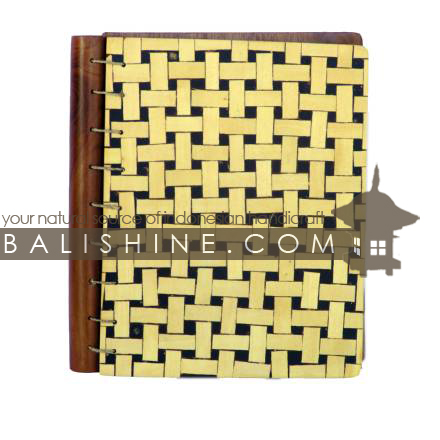 Balishine: Your natural source of indonesian handicraft presents in its Various collection the Notebook:45DIV17854:This notebook is produced in Bali made from teak wood and the matting of white coconut shell with resin. Inside 40 pages with recycle paper.  
