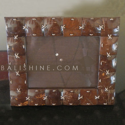 Balishine: Your natural source of indonesian handicraft presents in its Various collection the Photo Frame :45HIN196832:This photo frame is made from MDF wood with coconut shell finishing.  photo 2R